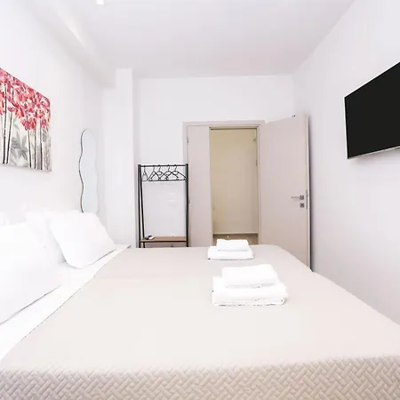Apartment Elisavet With Veranda *